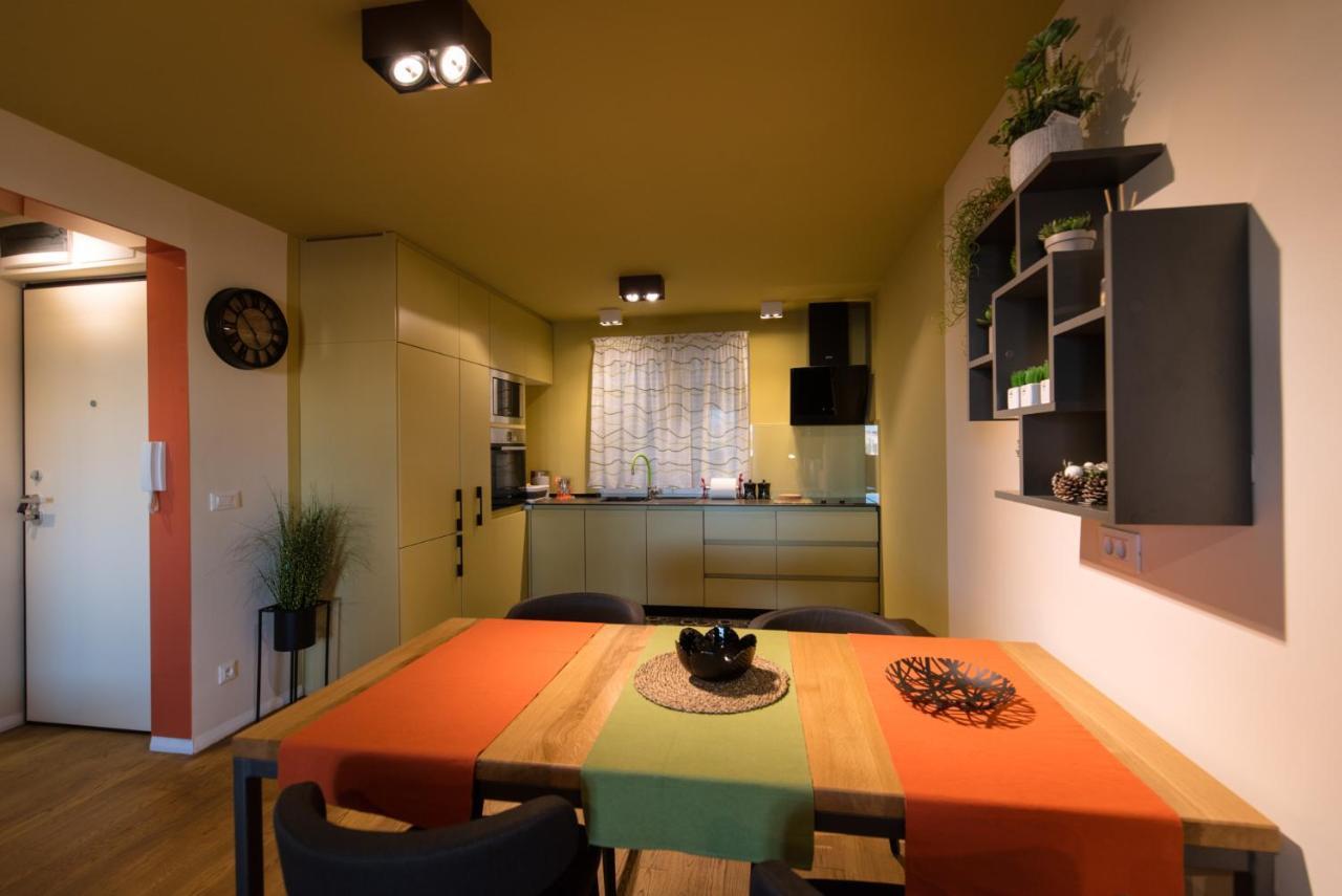 The Wall Apartment Zara Esterno foto